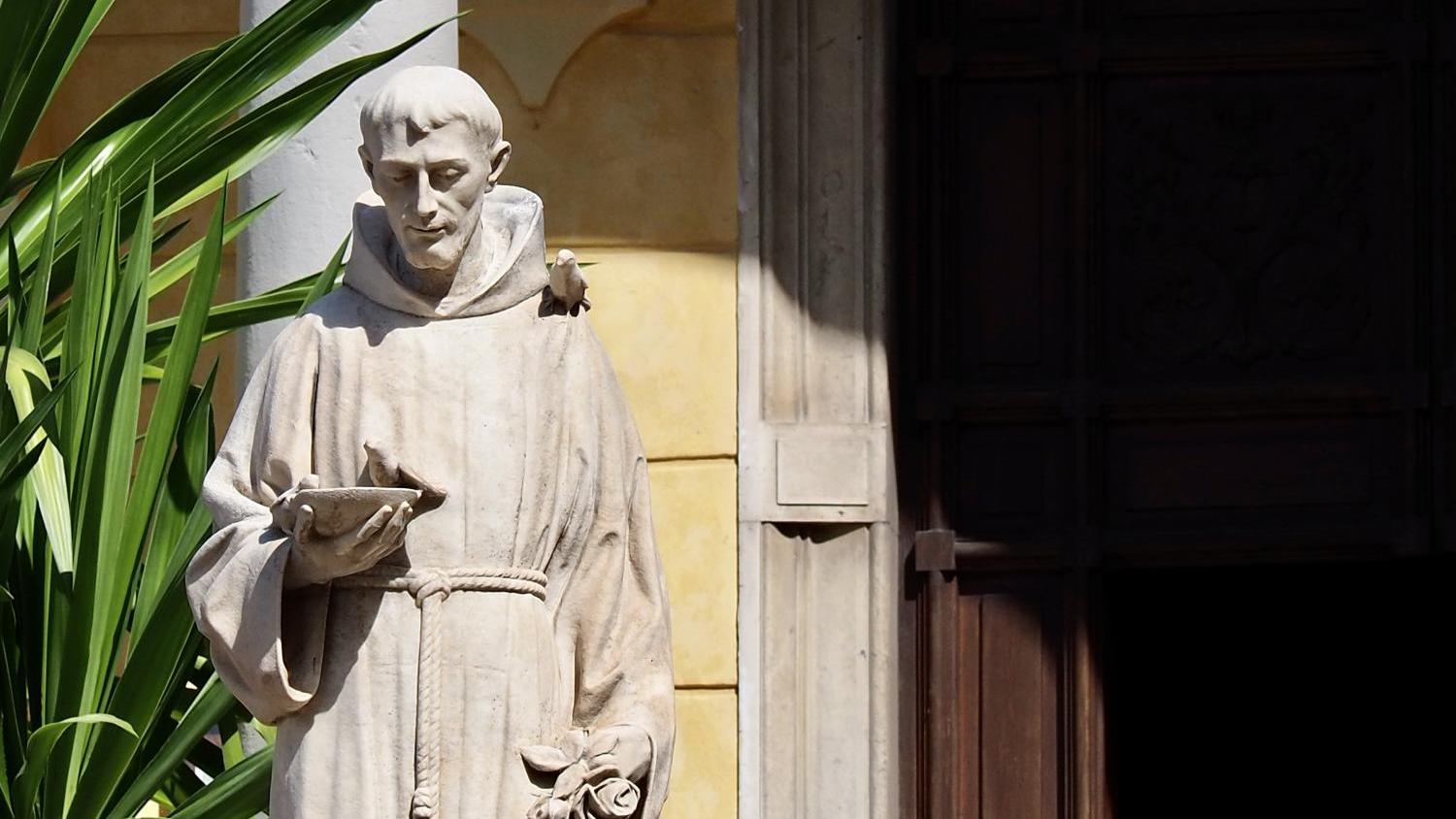Statue von Franz von Assisi